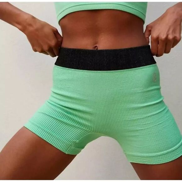 NWT Free People Movement Seamless Shorts in Fresh Cut M/L